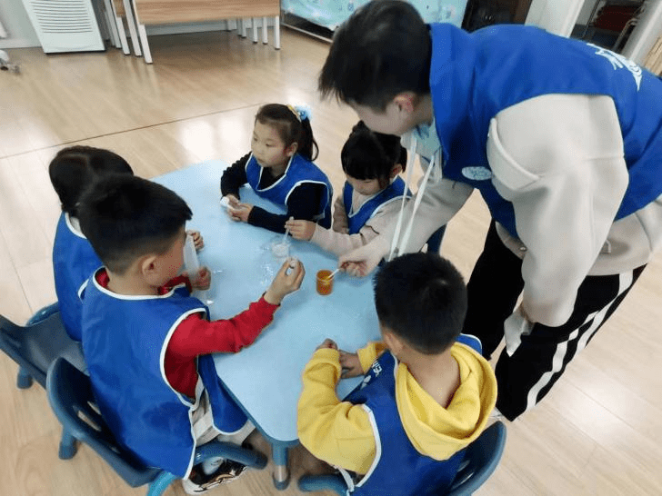 【食光】社区行动 “神奇的海藻酸钠J9九游会 九游会J9”海洋食品创新科普实验课顺利开讲(图5)