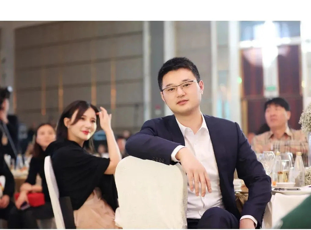 J9九游会 九游会J9创业五年、两次踩坑海狸先生如何成为网红海鲜零食？(图2)