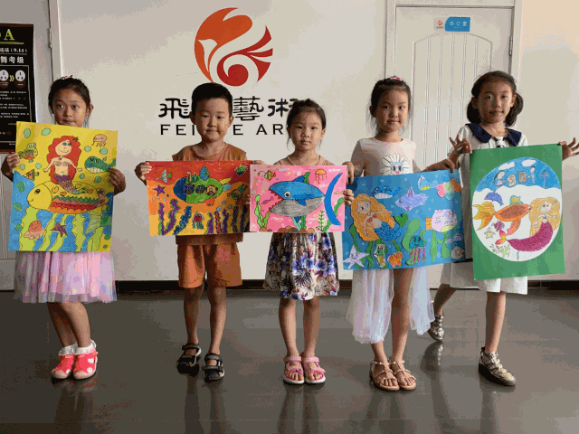 九游会J9 J9九游会这些孩子画的大海比大人好太多我们小时候根本不会画(图2)