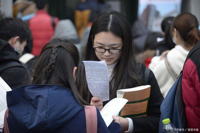 300万考生落榜！2023九游会J9 J9九游会年考研被调侃“史上最难”录取率竟不到20%(图3)