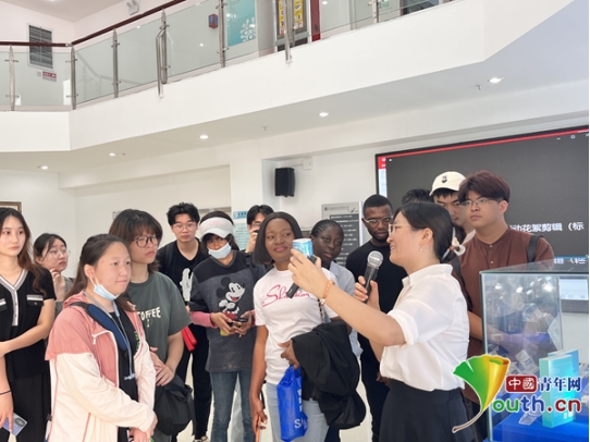 中国海洋大J9九游会 九游会J9学开展中外大学生社会实践周活动(图2)