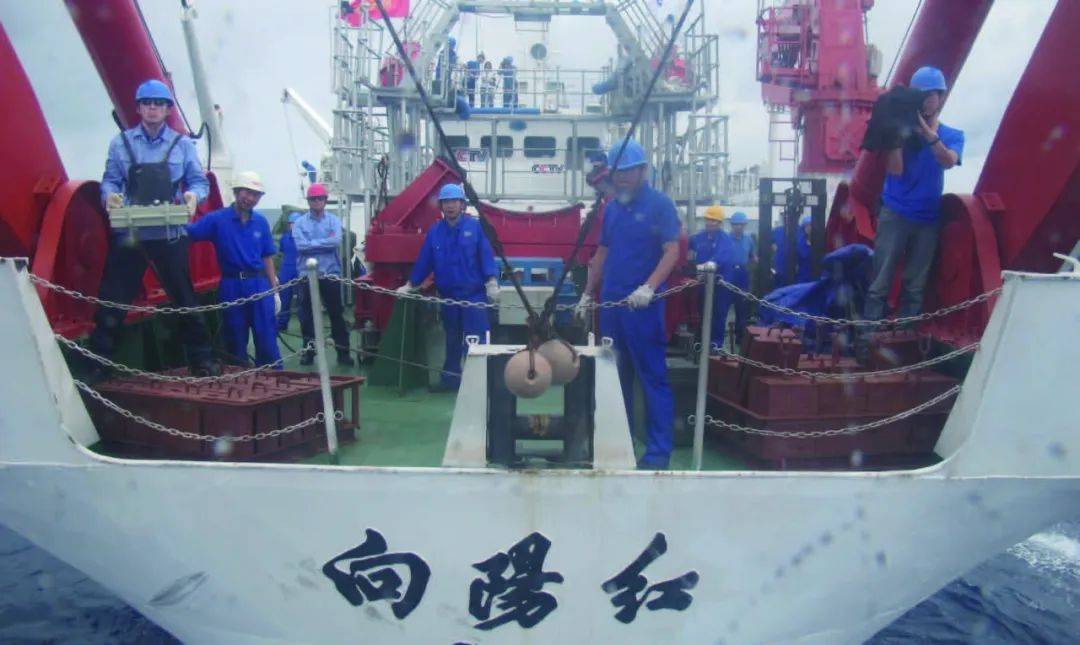 J9九游会 九游会J9“蛟龙号”：载人潜水器勇探海洋之心(图15)