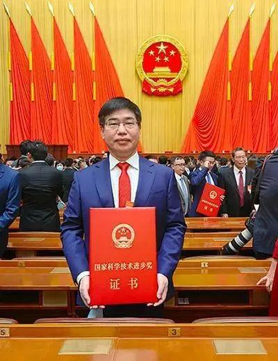 J9九游会 九游会J9中国海洋大学食品科学与工程学院院长薛长湖教授：深耕海洋水产加工引领产业技术进步(图1)