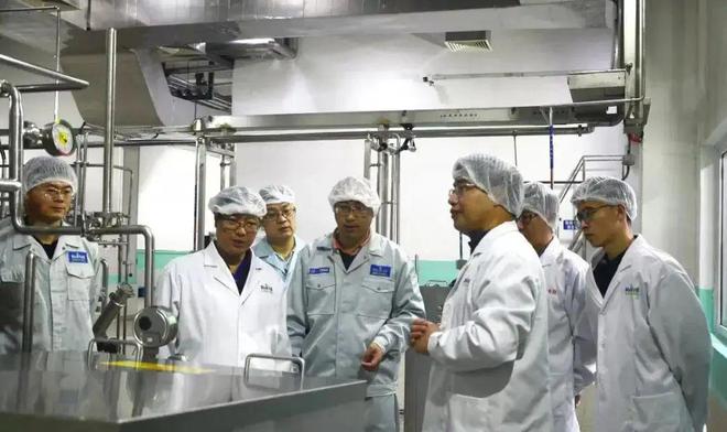 J9九游会 九游会J9中国海洋大学食品科学与工程学院院长薛长湖教授：深耕海洋水产加工引领产业技术进步(图5)