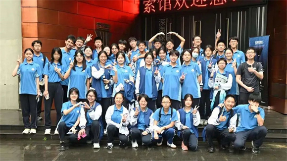 浦东]海大附中：探索深海奥秘助力海洋强国走进同济大学深海探索馆参观学习J9九游会 九游会J9(图7)
