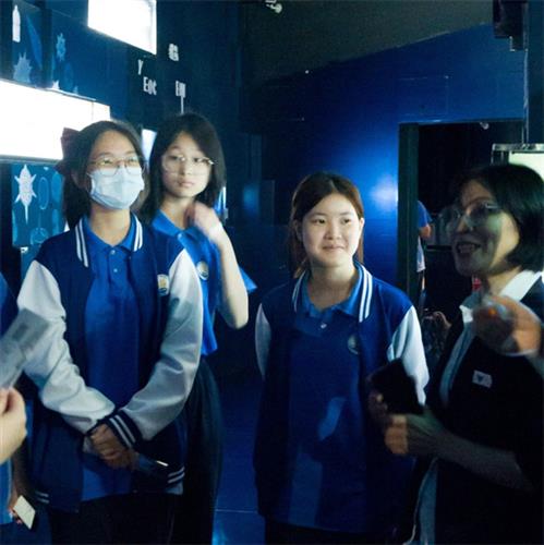 浦东]海大附中：探索深海奥秘助力海洋强国走进同济大学深海探索馆参观学习J9九游会 九游会J9(图3)