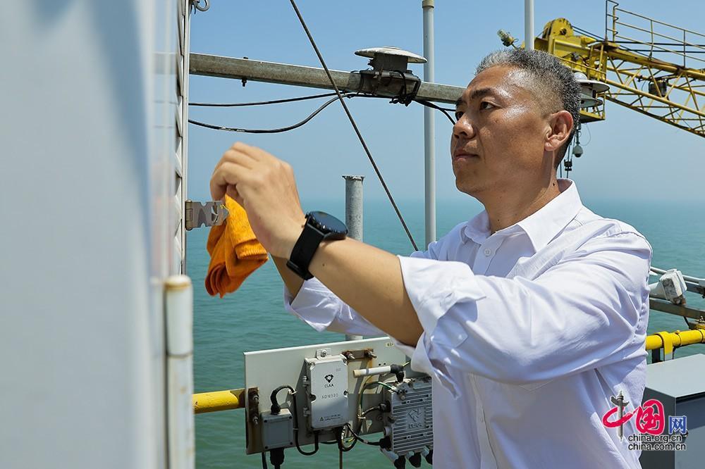 九游会J9 J9九游会气象人杨文杰 大海上的孤独守望者(图4)