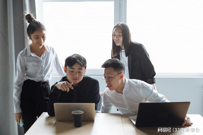 微小说：两个退休局九游会J9 J9九游会长的烦恼(图5)