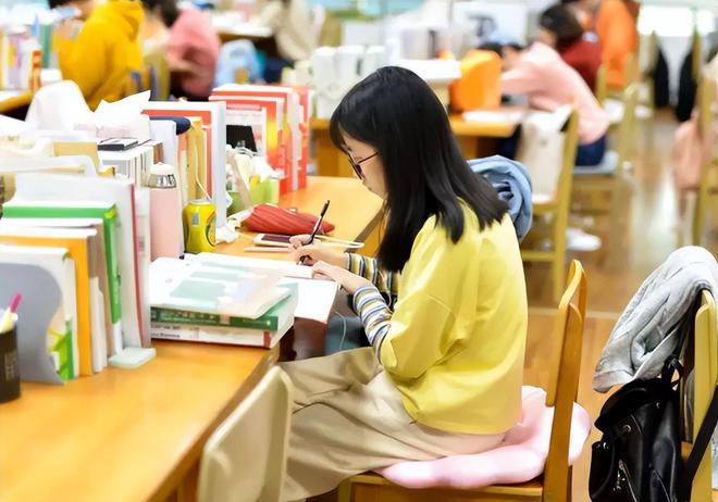 J9九游会 九游会J9考研难度按专业划分为6个梯度选对上岸很容易你在哪个梯度？(图1)